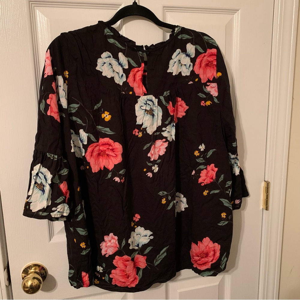 Old Navy xl floral 3/4 bell sleeve top no stretch